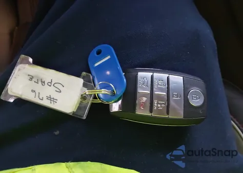 2017 Kia Sedona Lx из США, поврежденный, VIN KNDMB5C18H6335349